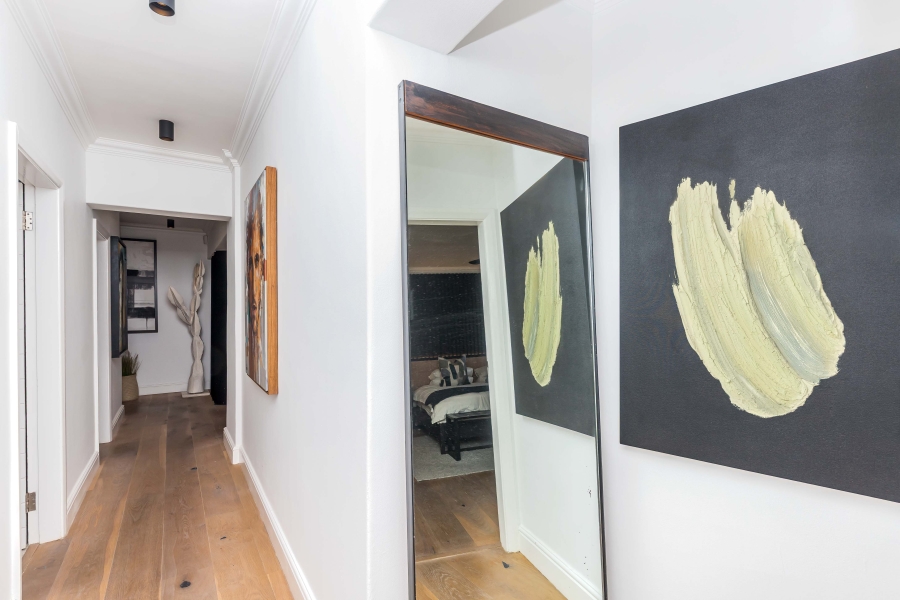 3 Bedroom Property for Sale in Sea Point Western Cape